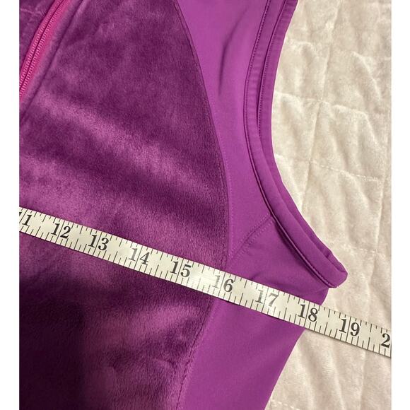 Peter Millar Full Zip Performance Vest Women's Size Medium Purple Faux Fur Golf - Picture 8 of 8